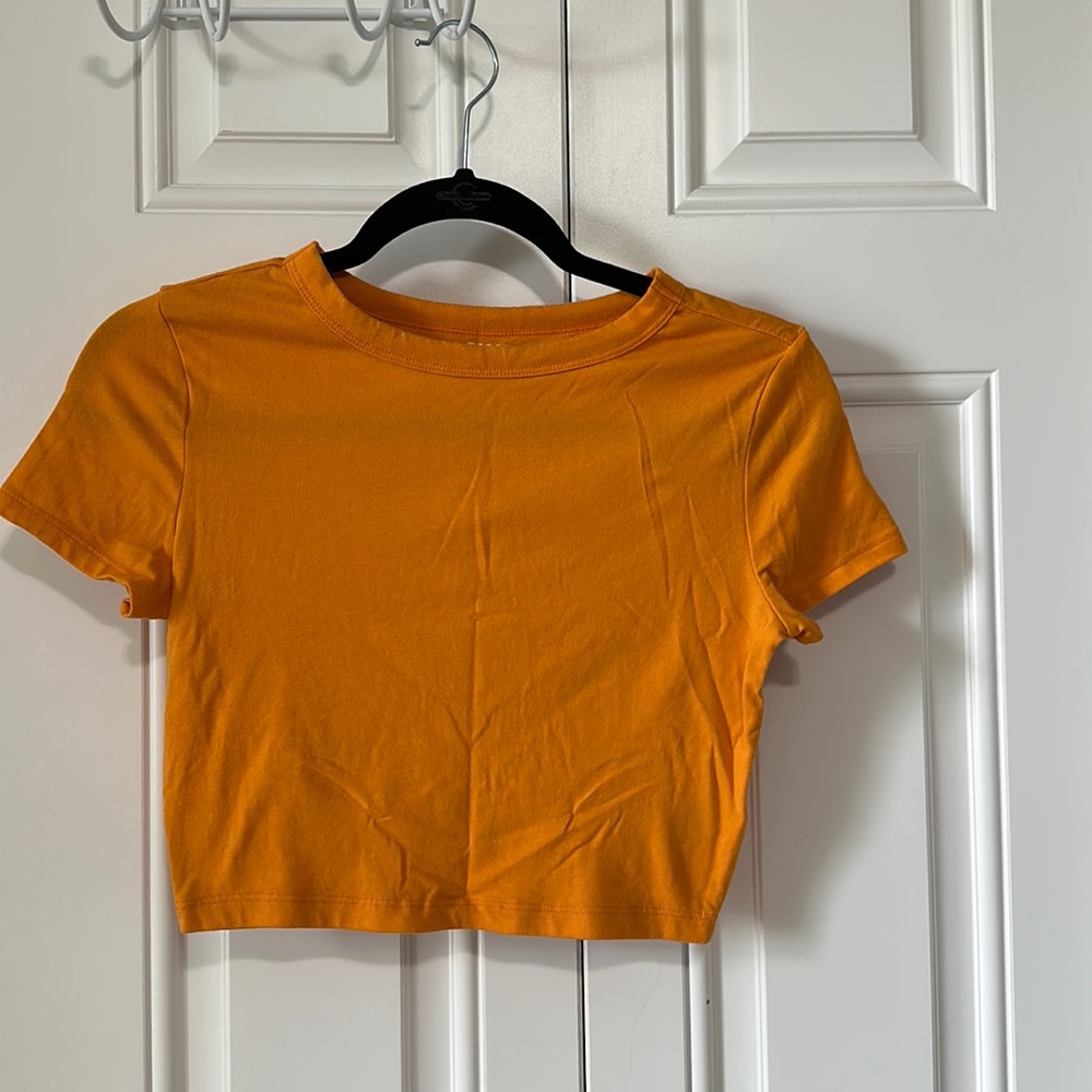 ** PRICE DROP** Orange Crop Top 🍊